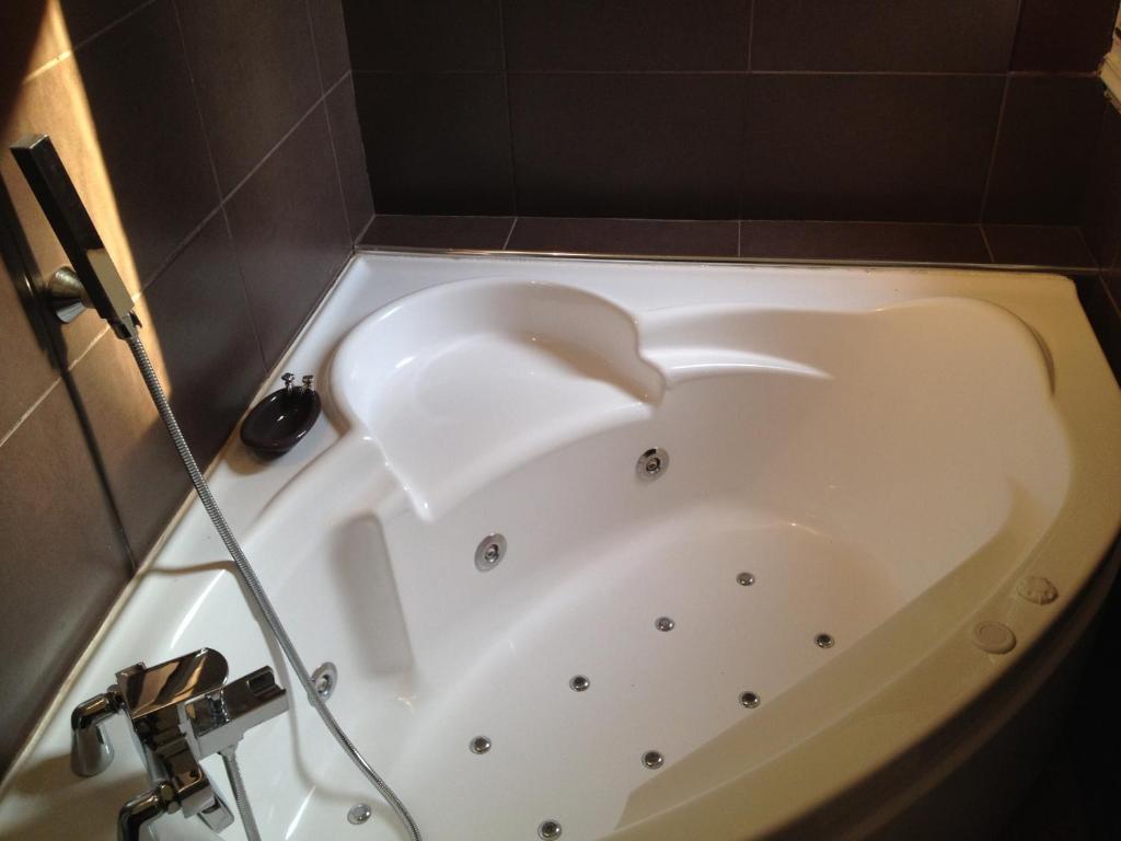 La Bellonette Marseillan  Room photo